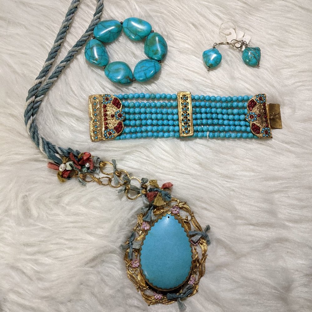 BOHEMIAN CHIC Turquoise jewelry set (PRE-OWNED)ORIGINAL OWNER